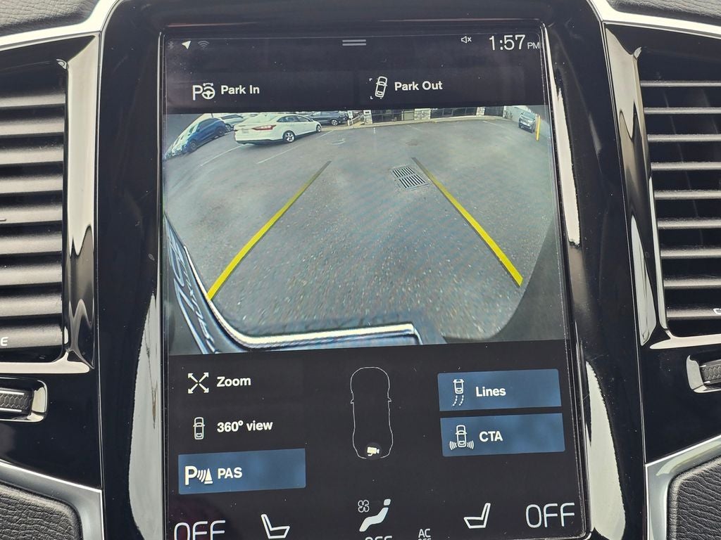 2016 Volvo XC90 T6 Momentum
