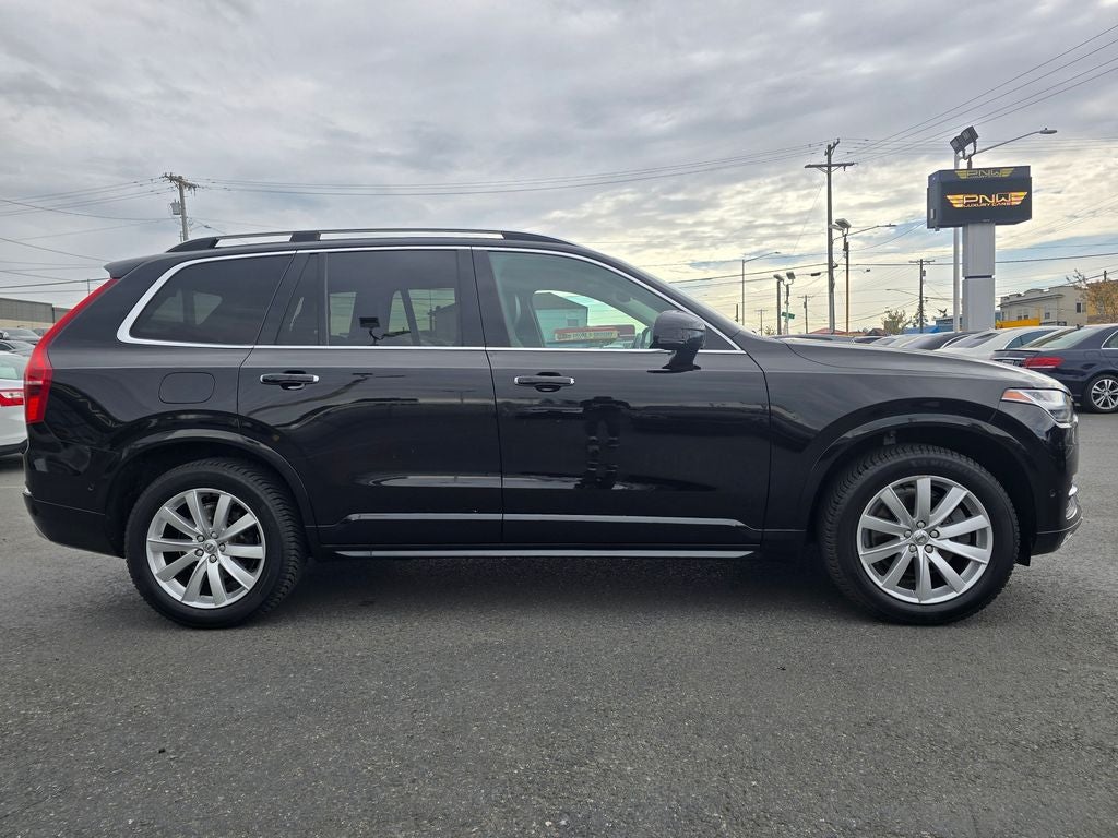 2016 Volvo XC90 T6 Momentum