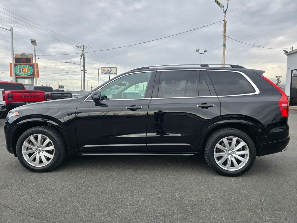 2016 Volvo XC90 T6 Momentum