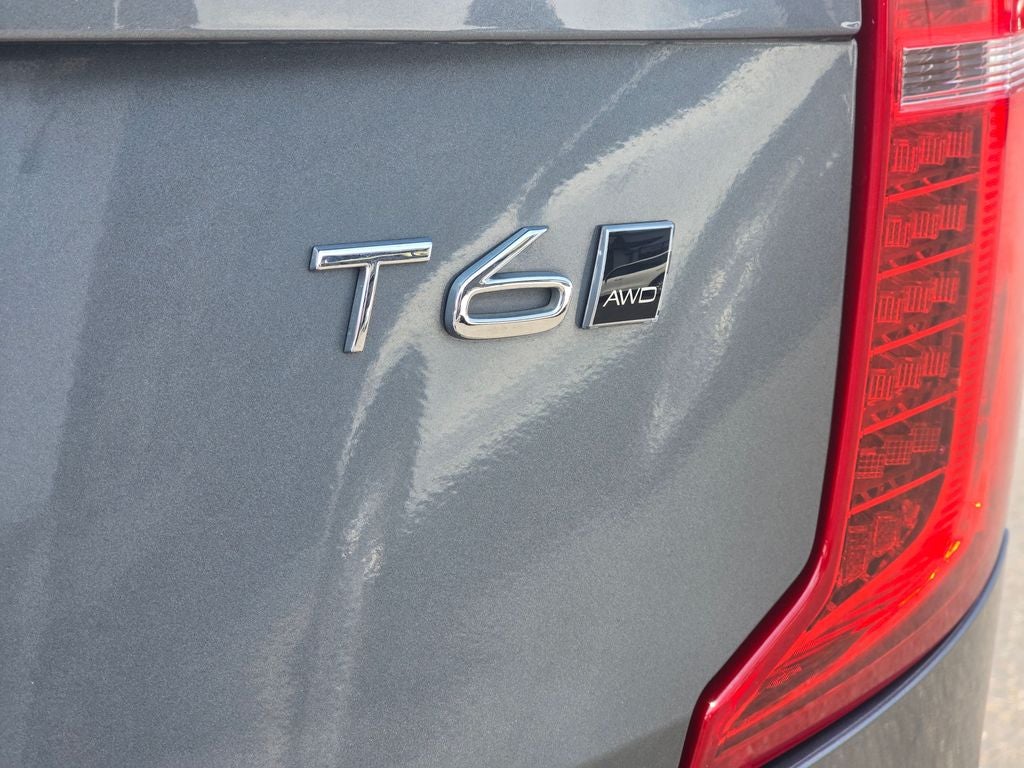 2018 Volvo XC90 T6 Momentum