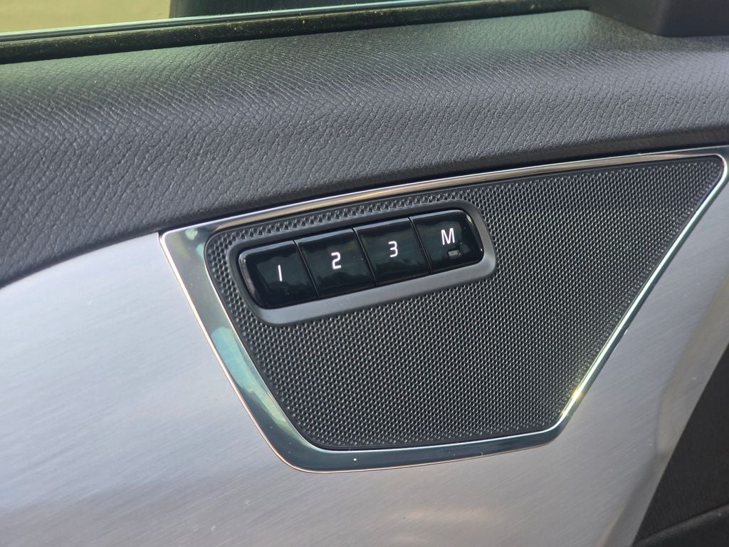 2018 Volvo XC90 T6 Momentum