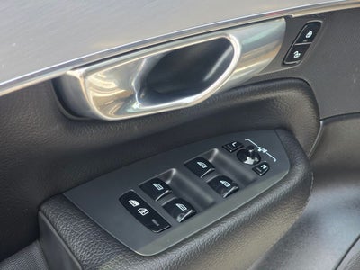 2018 Volvo XC90 T6 Momentum