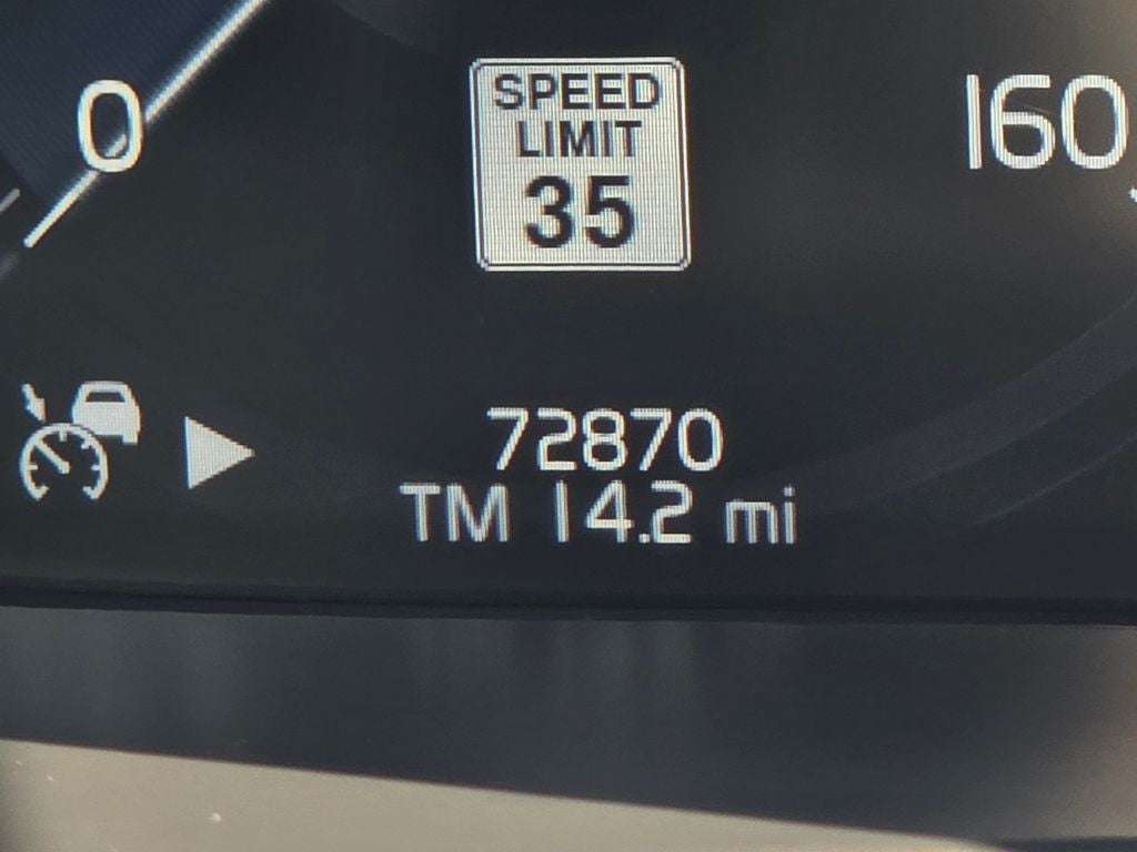 2018 Volvo XC90 T6 Momentum