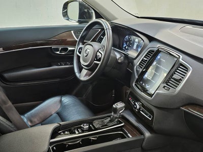 2019 Volvo XC90 T6 Momentum
