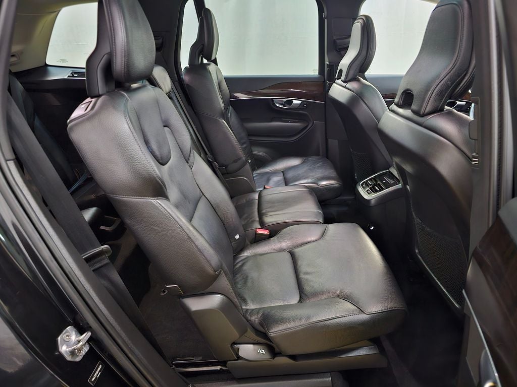 2019 Volvo XC90 T6 Momentum