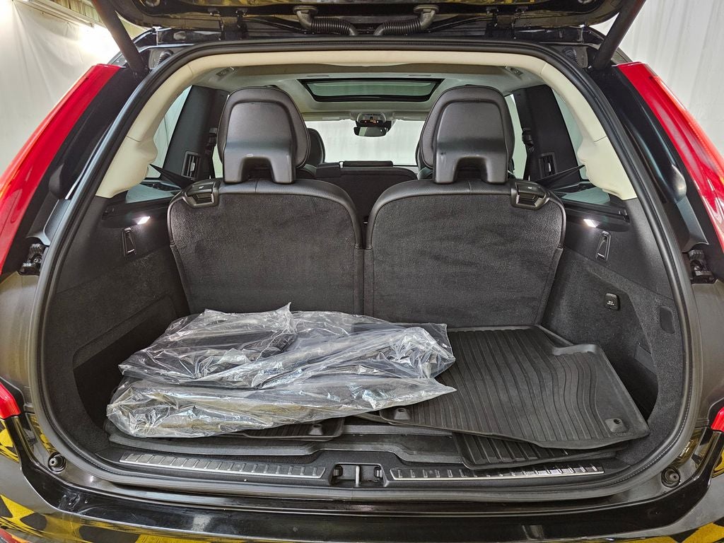 2019 Volvo XC90 T6 Momentum