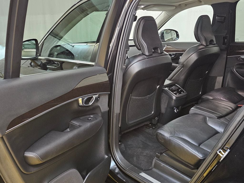 2019 Volvo XC90 T6 Momentum
