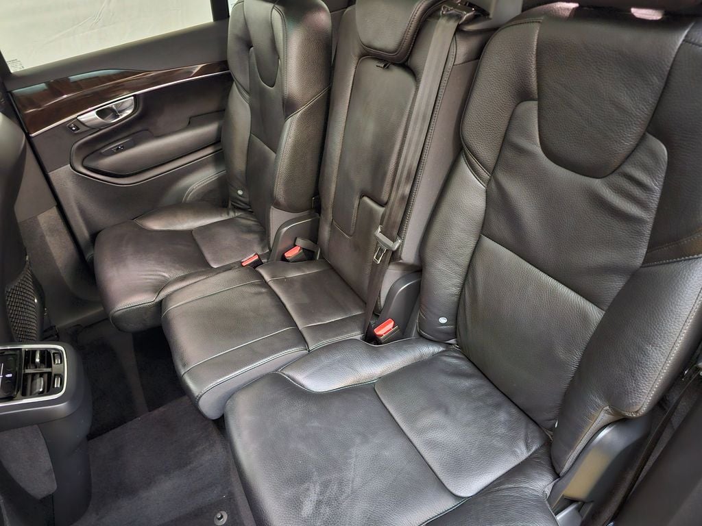 2019 Volvo XC90 T6 Momentum