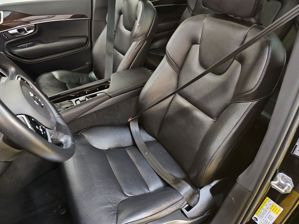 2019 Volvo XC90 T6 Momentum