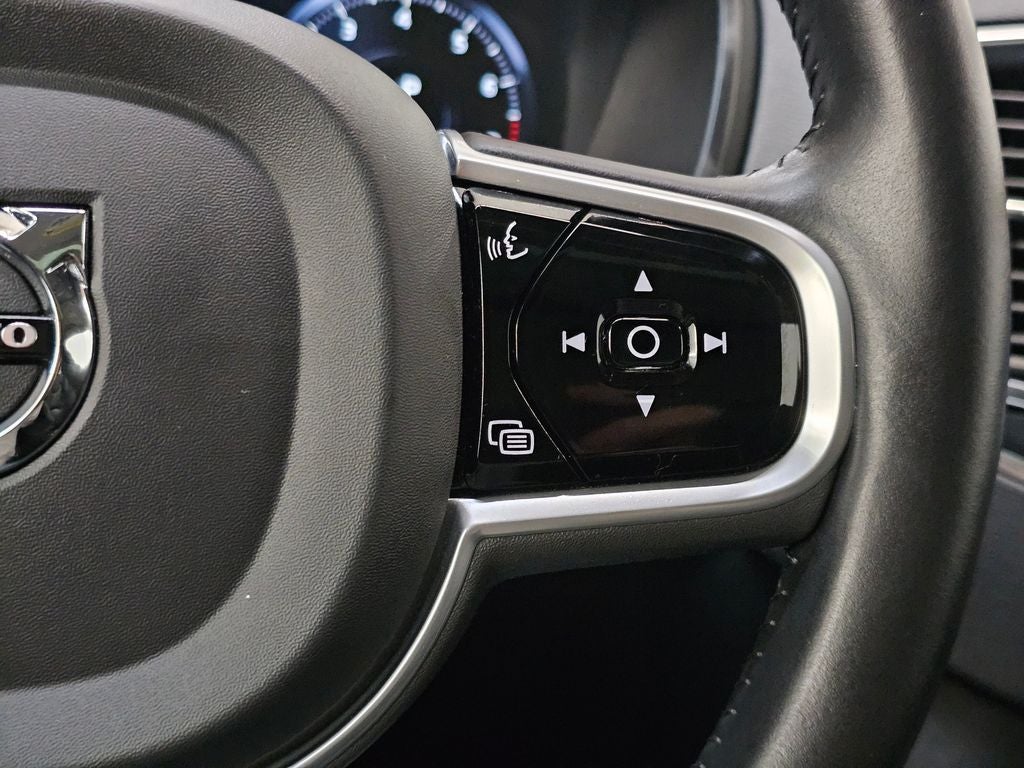 2019 Volvo XC90 T6 Momentum
