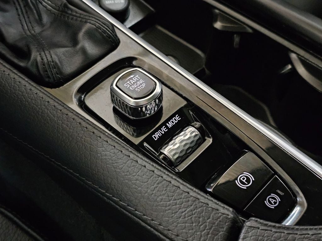 2019 Volvo XC90 T6 Momentum