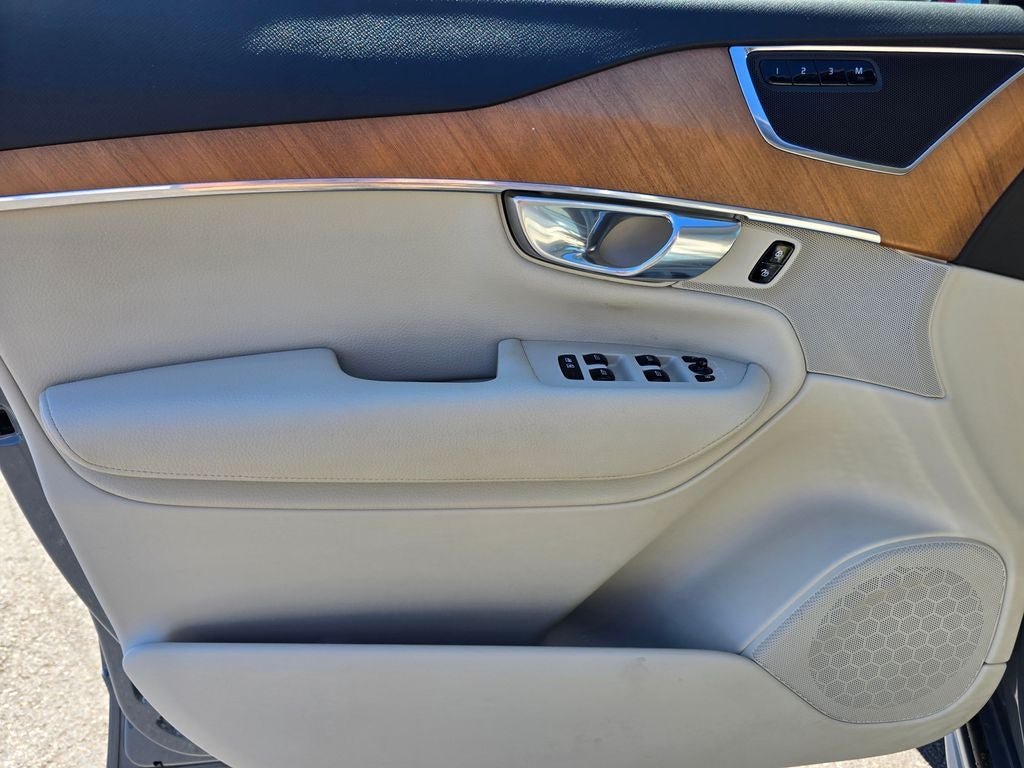 2021 Volvo XC90 Recharge Plug-In Hybrid T8 Inscription Expression 6 Passenger