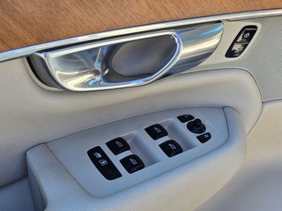 2021 Volvo XC90 Recharge Plug-In Hybrid T8 Inscription Expression 6 Passenger