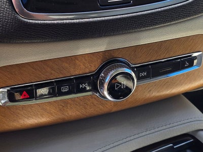 2021 Volvo XC90 Recharge Plug-In Hybrid T8 Inscription Expression 6 Passenger
