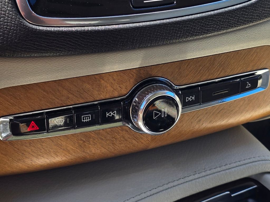 2021 Volvo XC90 Recharge Plug-In Hybrid T8 Inscription Expression 6 Passenger