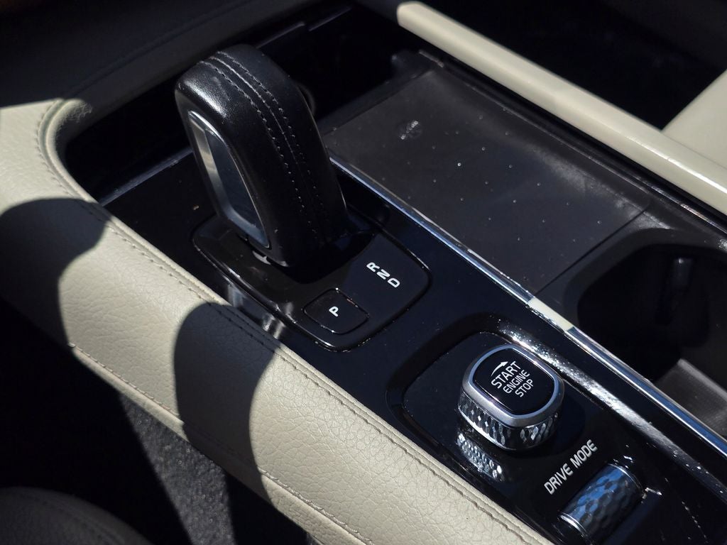 2021 Volvo XC90 Recharge Plug-In Hybrid T8 Inscription Expression 6 Passenger