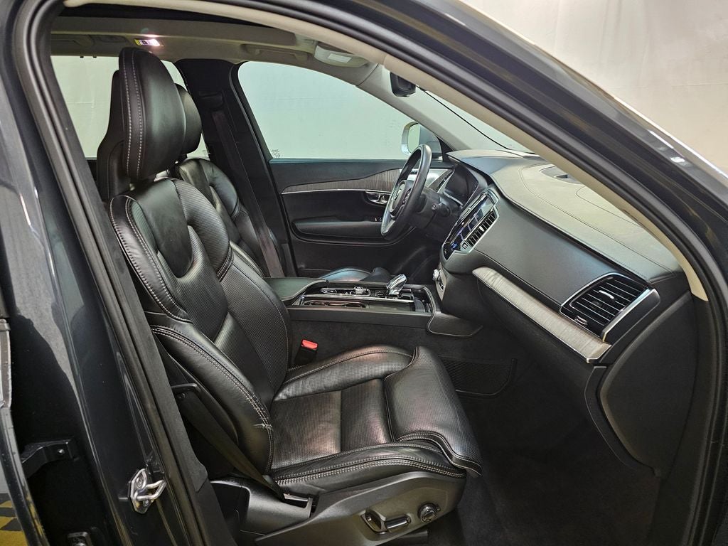 2021 Volvo XC90 Recharge Plug-In Hybrid T8 Inscription 7 Passenger