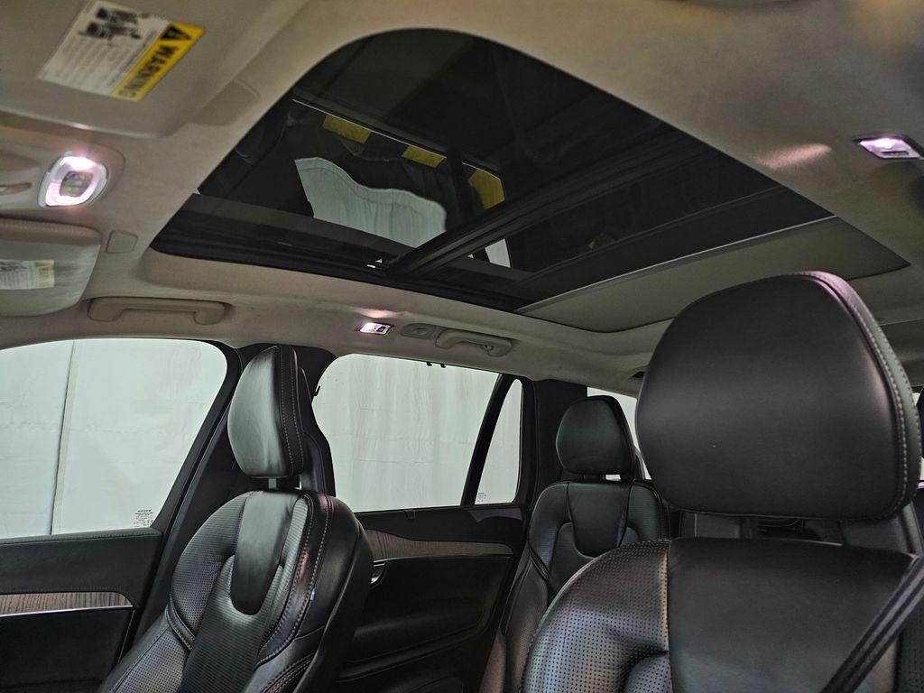 2021 Volvo XC90 Recharge Plug-In Hybrid T8 Inscription 7 Passenger