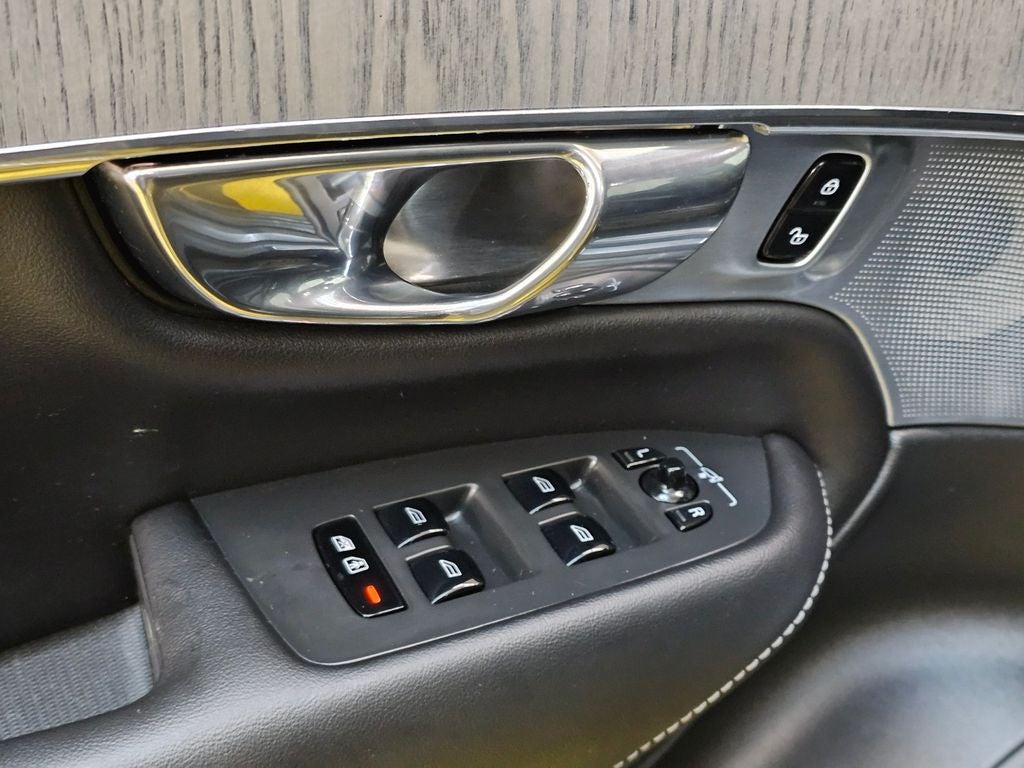 2021 Volvo XC90 Recharge Plug-In Hybrid T8 Inscription 7 Passenger