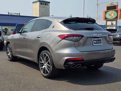 2022 Maserati Levante Modena